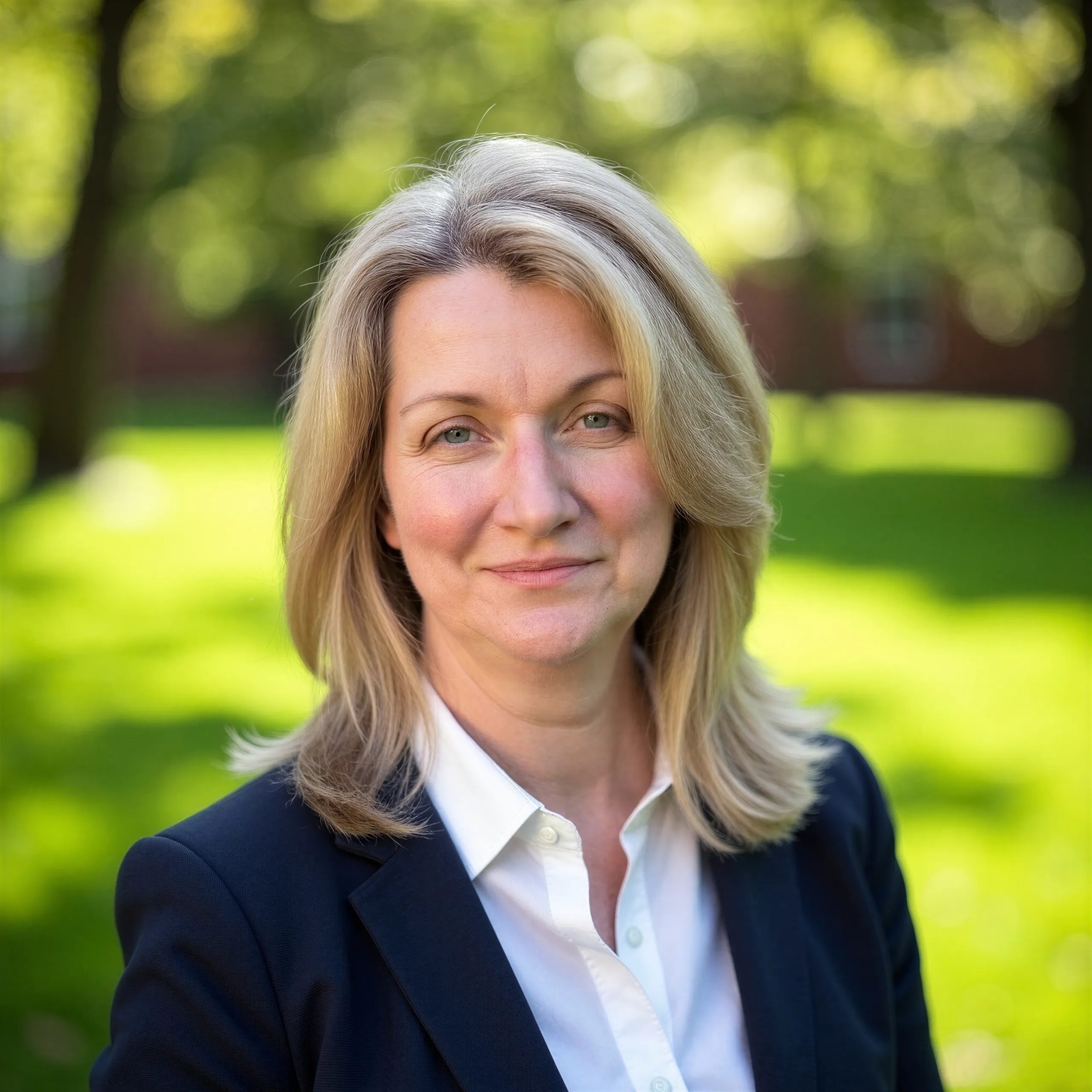 Profile photo: Helga Sneddon